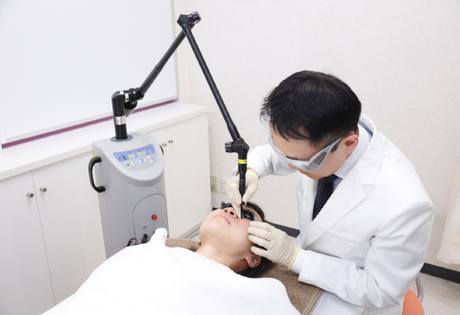 CO2レーザー（炭酸ガスレーザー）